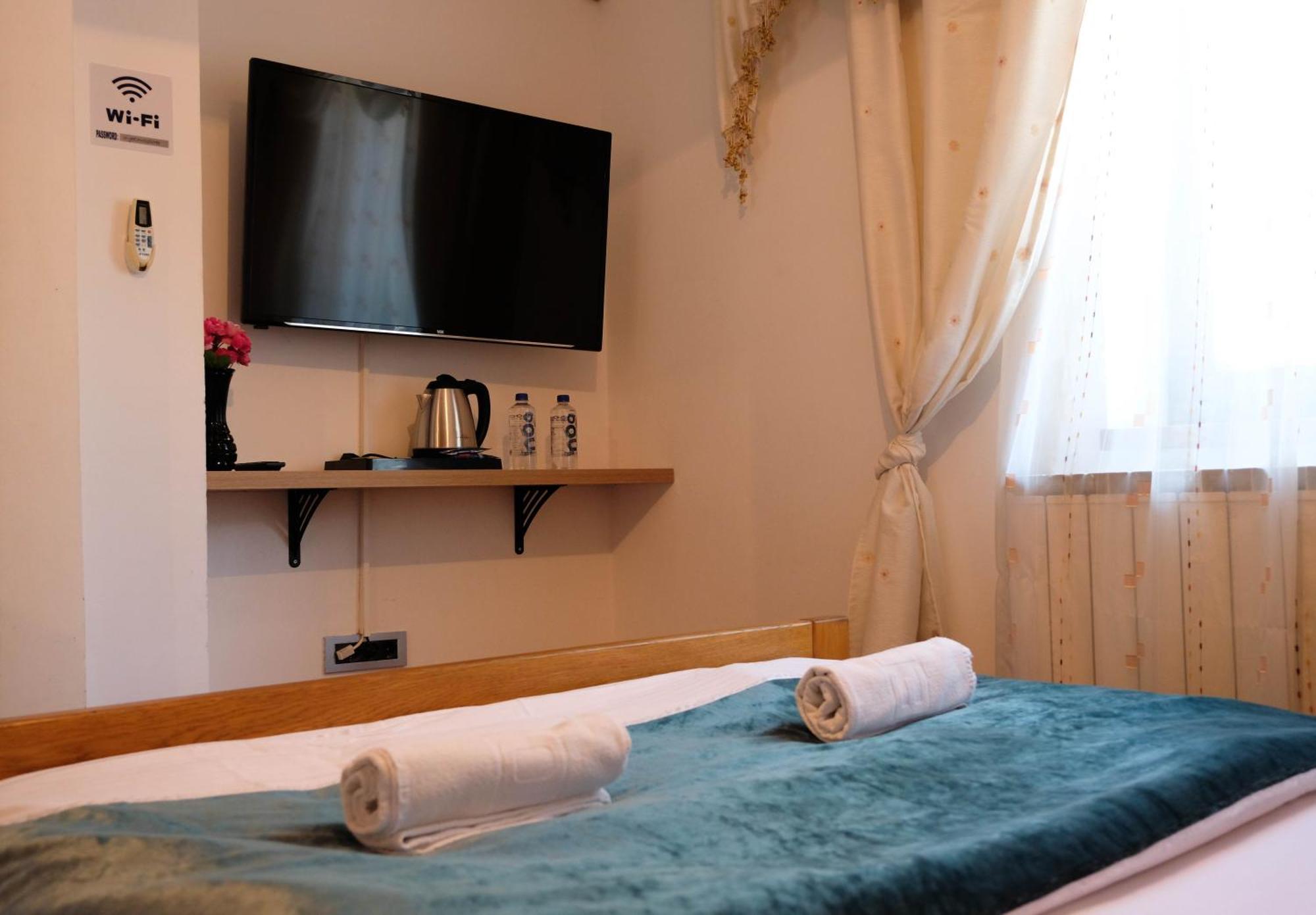 Bed And Breakfast Vijecnica ซาราเยโว ภายนอก รูปภาพ